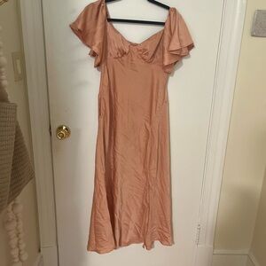 PARK AVENUE FLUTTER SLEEVE SIDE SPLIT MIDI DRESS APRICOT